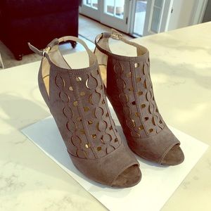 Adrienne Vittadini Booties